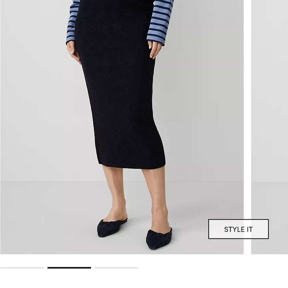 Elegant Black Knit Skirt (Brand New)